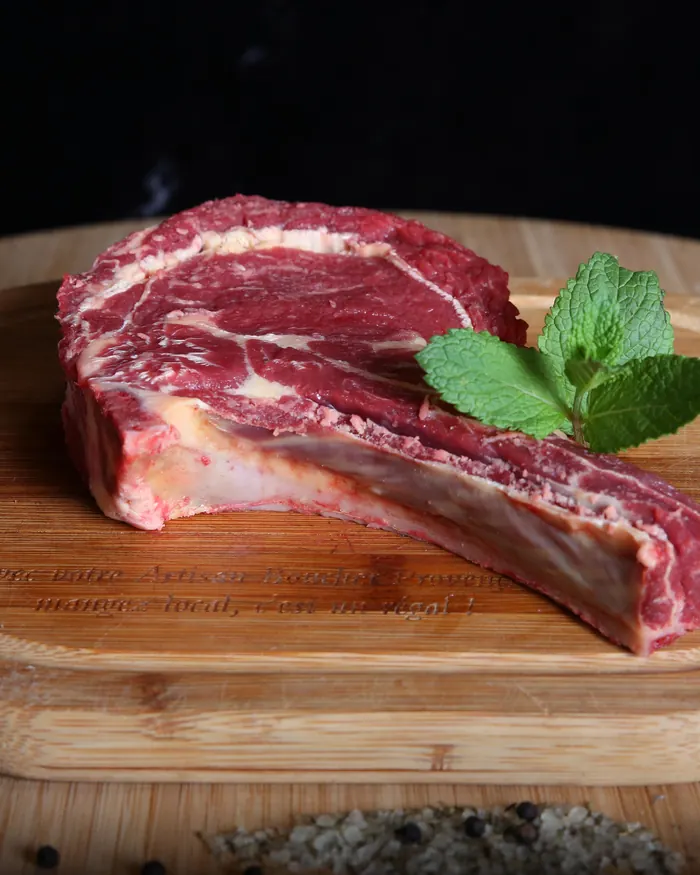 Côte de bœuf sur planche