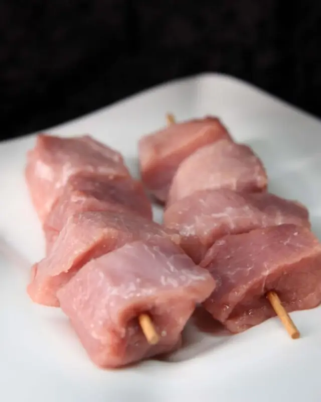 Cubes à brochette de cochon