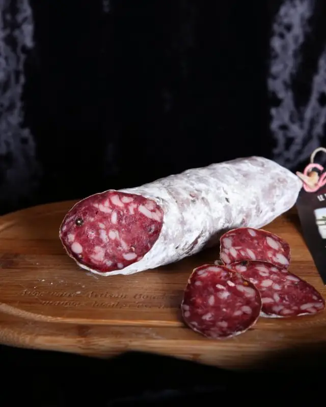 Saucisson de taureau entier en étui